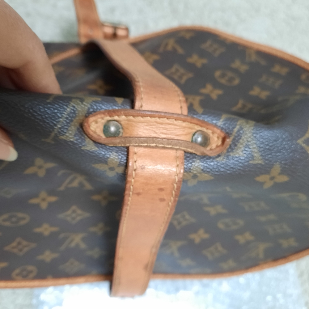 Authentic Louis Vuitton SAUMUR 35 monogram canvas Crossbody shoul… - Picture 8 of 16